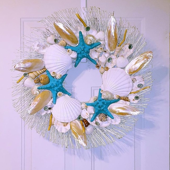 Seashell Wreath on Twig with Elongated Pearl Clams in 2 Sizes & 3 Colors